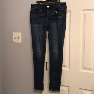 Size 6 Regular AEO Dark Jeggings